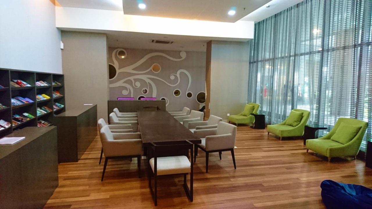 Regalia Suites Infinity Pool Kuala Lumpur Exteriör bild