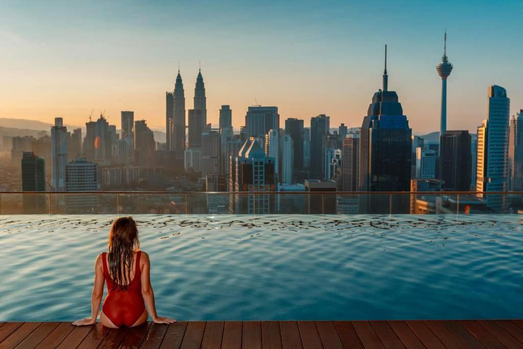 Regalia Suites Infinity Pool Kuala Lumpur Exteriör bild